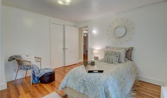 16 Evergreen St, Barrington, RI 02806