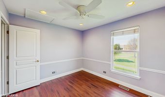 8 GEORGETOWN Ct, Algonquin, IL 60102
