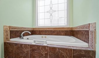 2 Creetown Cir, Bella Vista, AR 72715