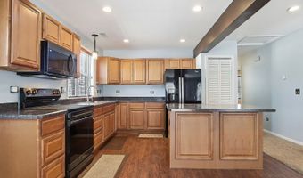 39450 N Circle Ave, Antioch, IL 60002