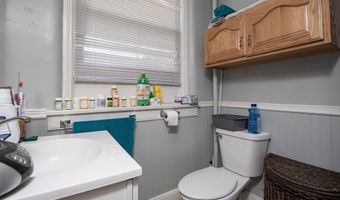 306 W 2ND St, Annawan, IL 61234