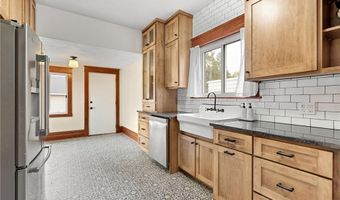 701 11th St NW, Austin, MN 55912