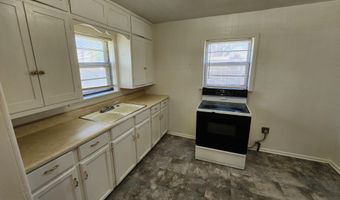 808 13th St, Abernathy, TX 79311