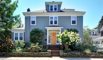 27 Cranston Ave, Newport, RI 02840
