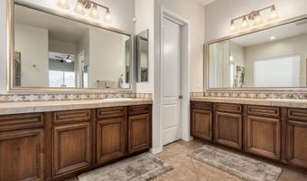 4390 S WHITE Dr, Chandler, AZ 85249