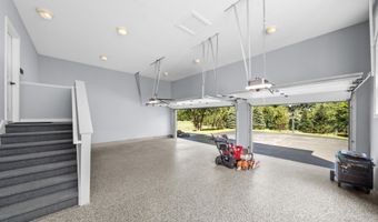 5636 Meadow Ln, Ann Arbor, MI 48105