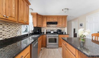 7 S Glen Dr, Coventry, RI 02816