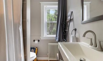 1315 New London Ave, Cranston, RI 02920