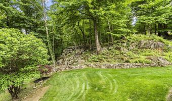 12 Logans Way, Danbury, CT 06811