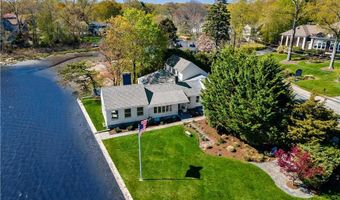 166 New Meadow Rd, Barrington, RI 02806