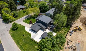 2777 Donna Dr, Columbus, OH 43220