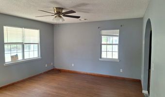 37 Faison St, Baxley, GA 31513