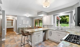 925 Sandin Rd, Akron, OH 44333
