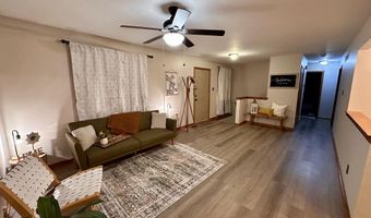 300 Kellogg Ln, Auburn, KS 66402