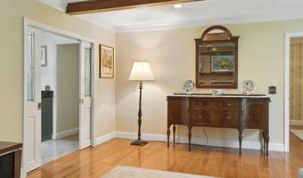 35 Shaw Dr, Bedford, NH 03110