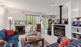 26 Lake Forest Dr, Burlington, VT 05401