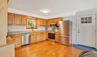370 Lake St, Barton, VT 05822