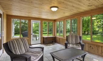 17 Schuyler Hills Rd, Albany, NY 12211