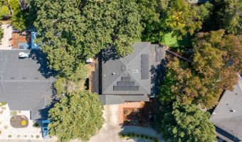 2318 S Hampton Cir, Santa Rosa, CA 95401
