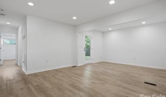 3633 Rosehaven Dr, Charlotte, NC 28205
