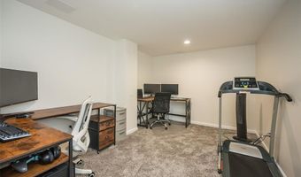 704 Woodrun Dr, Ballwin, MO 63021