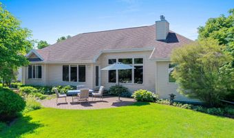 1900 E ORCHARD BLOSSOM Dr, Appleton, WI 54915