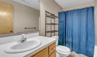 4566 Westlake Ct, Bel Aire, KS 67220