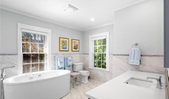 5 Pell St, Newport, RI 02840