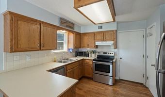 15629 Klamm St, Basehor, KS 66007