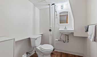 121 E O'Neil Dr, Ames, IA 50010