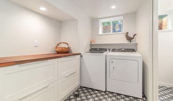 2659 Bedford Rd, Ann Arbor, MI 48104