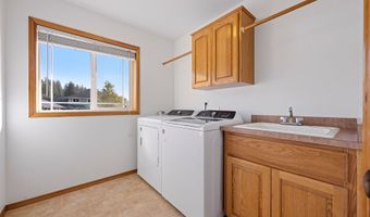 375 McClure Ave, Astoria, OR 97103