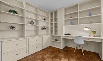 3001 VEAZEY Ter NW 201, Washington, DC 20008