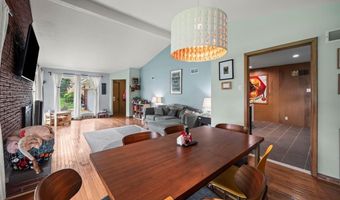 7204 Rockspring Dr, Affton, MO 63123