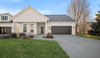 2220 Suncrest Dr, Ames, IA 50014