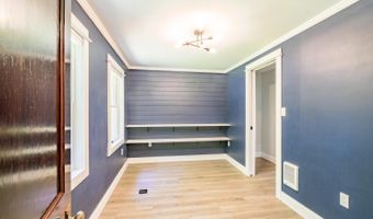 14 Hunt Rd, Belfast, ME 04915