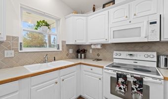 2024 SUMMIT VALLEY Q Rd, Addy, WA 99101