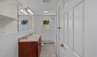 66 Mawney St, East Greenwich, RI 02818
