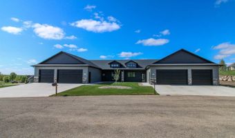 8127 Hawktree Dr, Bismarck, ND 58503