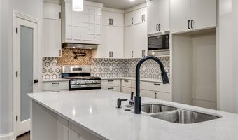 27 Brierfield Ln, Bella Vista, AR 72714