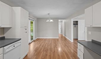 19 Irondale St, Warwick, RI 02886
