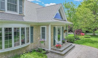 10 Bartlett Rd, Middletown, RI 02842