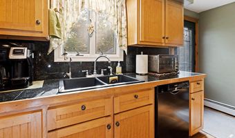 1 Castle View Ln, Belgrade, ME 04917