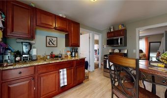 44 Division St, Lincoln, RI 02838