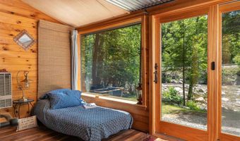 18 Spring Rd, Albany, NH 03818