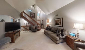 114 Chaudoin Dr, Angola, IN 46703