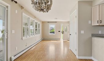 507 County Rd, Barrington, RI 02806
