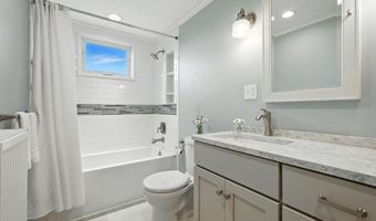 124 Pomeroy Ln, Amherst, MA 01002