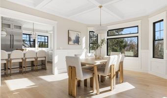 14 Kay Blvd, Middletown, RI 02842