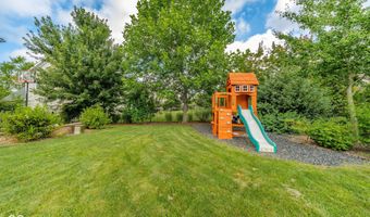 5825 Somerset Blvd E, Bargersville, IN 46106